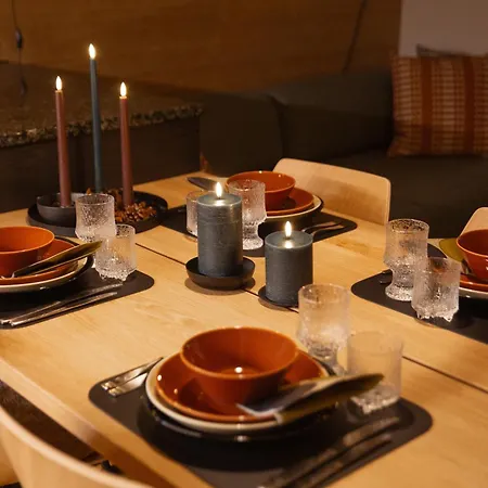 Auroras - Quality 2 Bdr In Prime Location Of