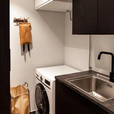 Auroras - Quality 2 Bdr In Prime Location Of