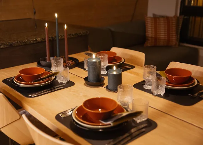 Auroras - Quality 2 Bdr In Prime Location Of