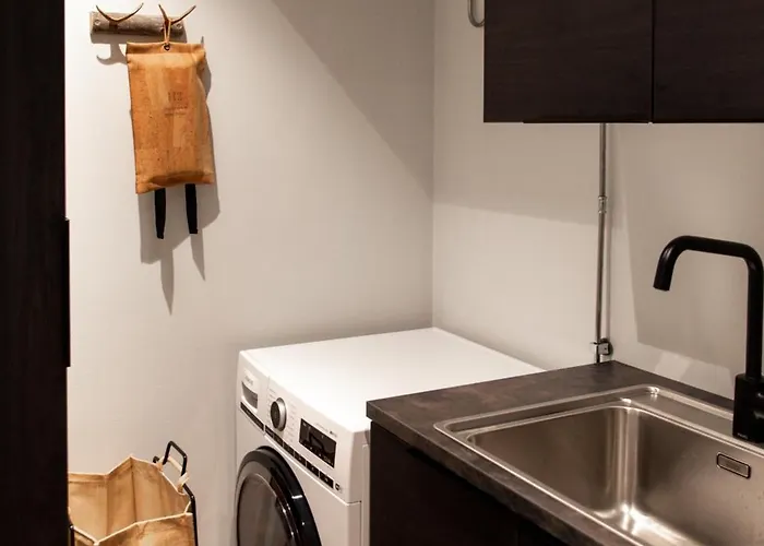 Auroras - Quality 2 Bdr In Prime Location Of