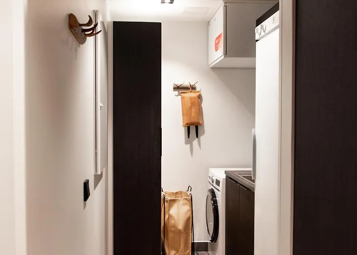 Auroras - Quality 2 Bdr In Prime Location Of * Levi